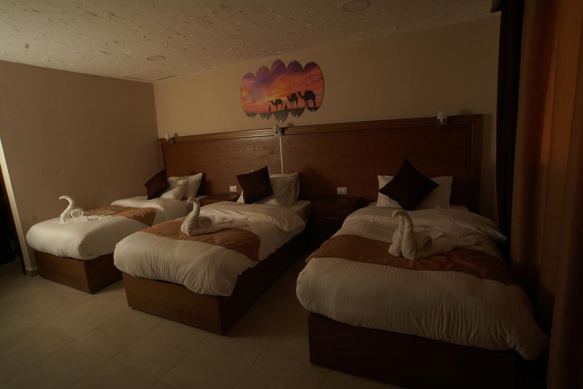 Petra Aretas Hotel Wadi Musa Buitenkant foto