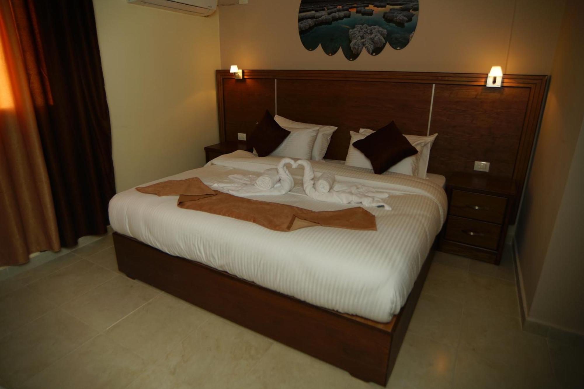 Petra Aretas Hotel Wadi Musa Buitenkant foto